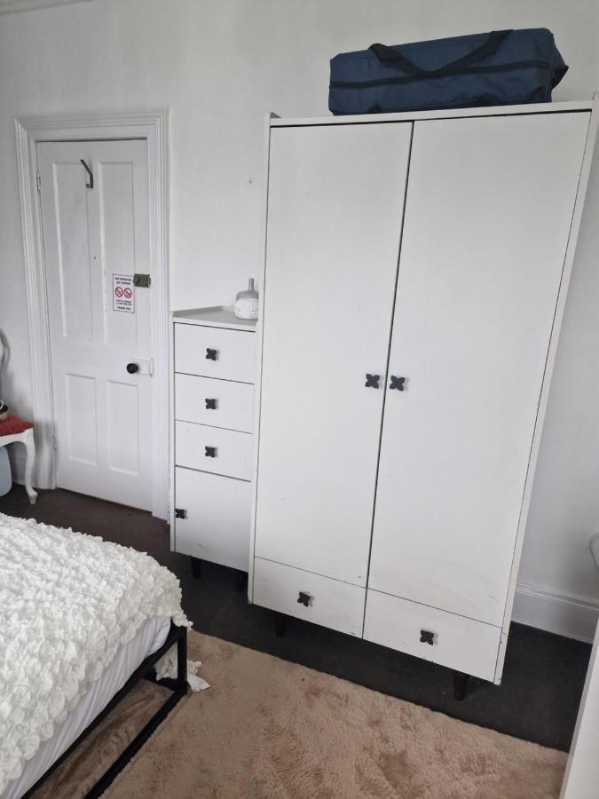 Double Rooms, Free Continental Breakfast, Pics And Full Address Sent After Booking, 2 Miles To City Centre Belfast Kültér fotó